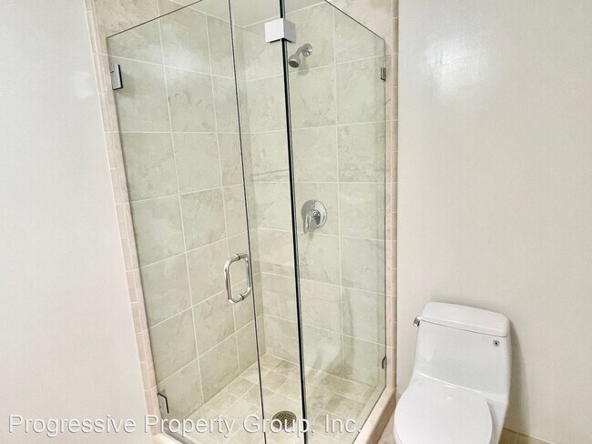 Building Photo - 1 br, 2 bath House - 2200 Sacramento Apart...