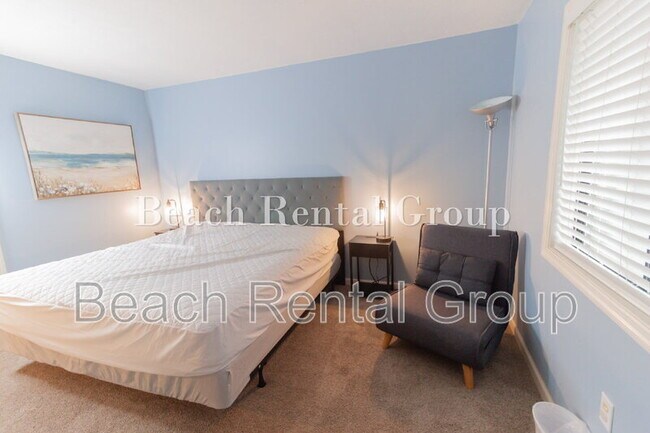 Building Photo - 4109 Pinehurst Cir