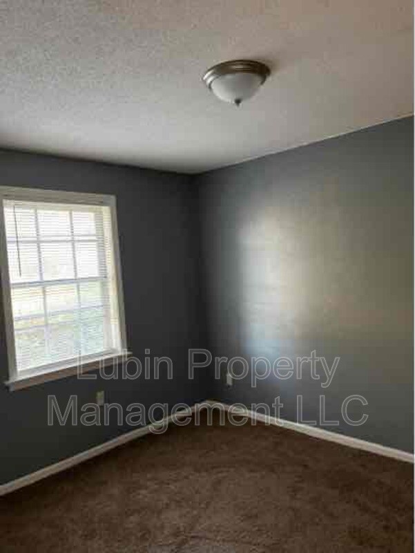 Building Photo - 2849 Coach Dr