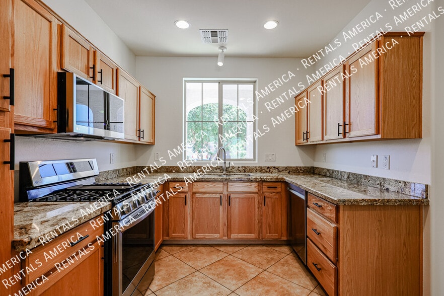 Building Photo - 21260 E Calle Luna