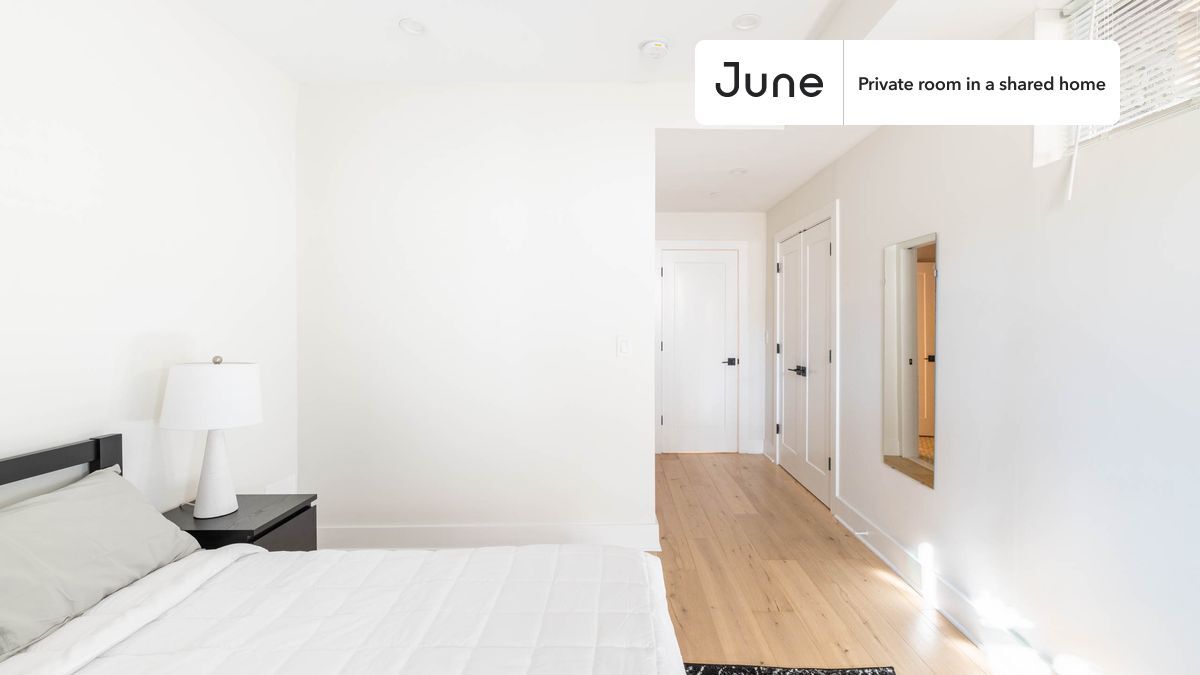 Building Photo - Room in Shared 3 bed/2.5 bath home in Columbia Heights