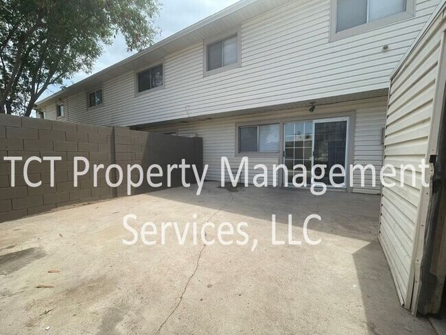 Building Photo - Four bedroom Tempe Townhome!