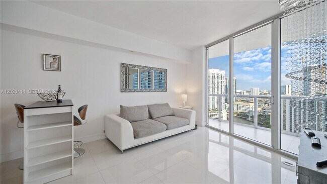 Building Photo - 465 Brickell Ave