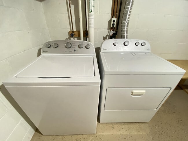 Building Photo - 2512 18th Ave NW