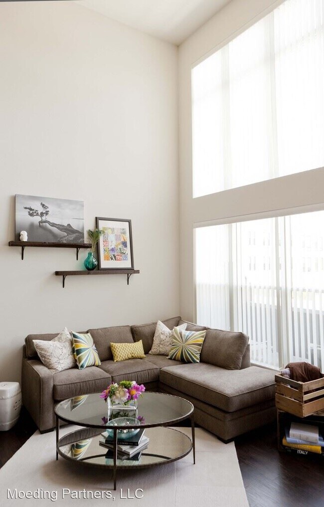 Building Photo - 222 Wisconsin St