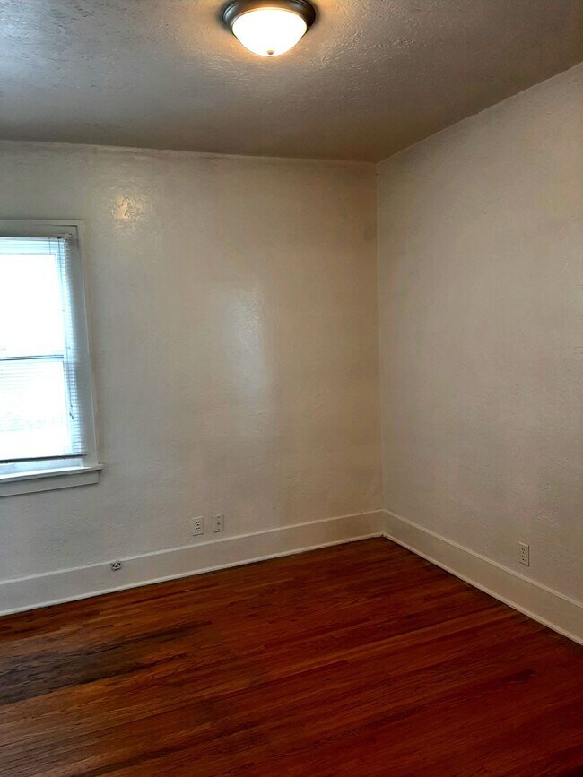 Building Photo - (2017 8th Ave)