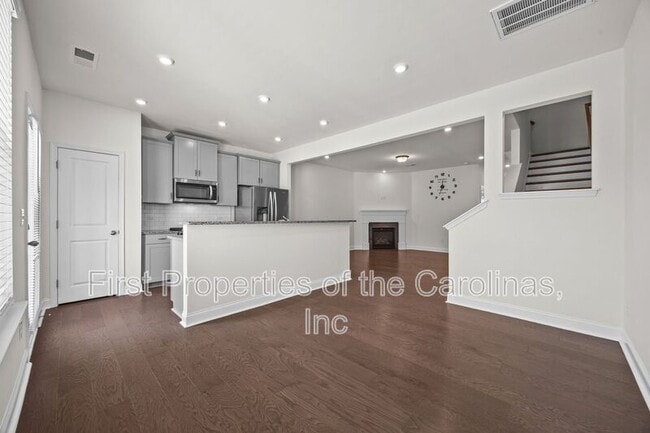 Building Photo - 1245 Pebble Grove Dr