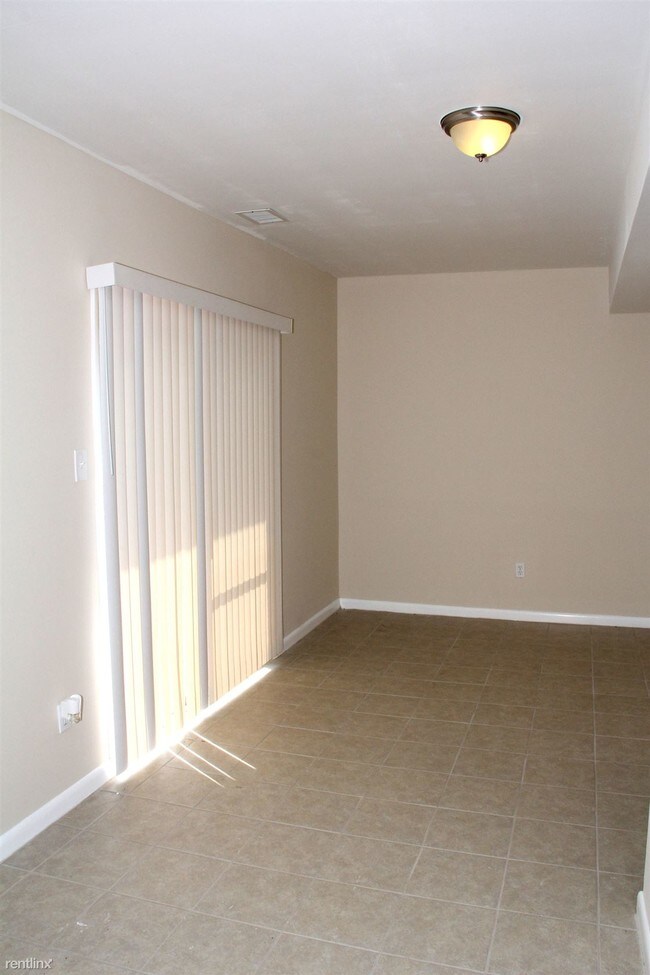 Building Photo - 4 br, 2 bath House - 4077 E Glade Court