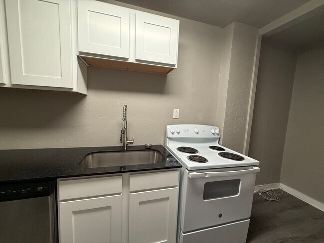 Building Photo - 2434 NW 12th - Duplex