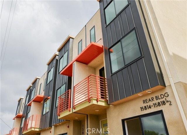 Building Photo - 15814 S Vermont Ave
