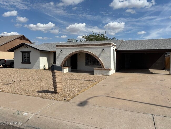 Primary Photo - 7320 W Rose Ln
