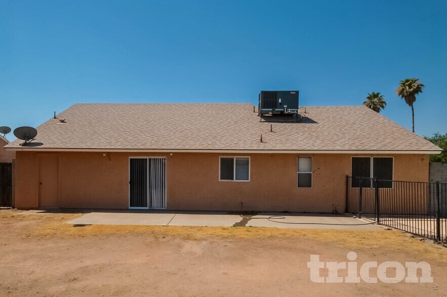 Building Photo - 7244 W Cameron Dr