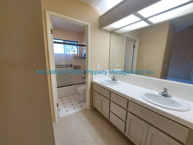 Building Photo - Spacious 3 Bed + Loft in Rio Del Mar