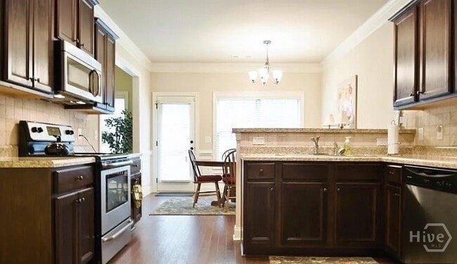 Building Photo - 157 Putters Dr