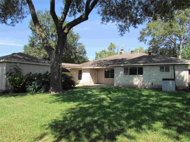 Building Photo - 3219 Ashmont Ln