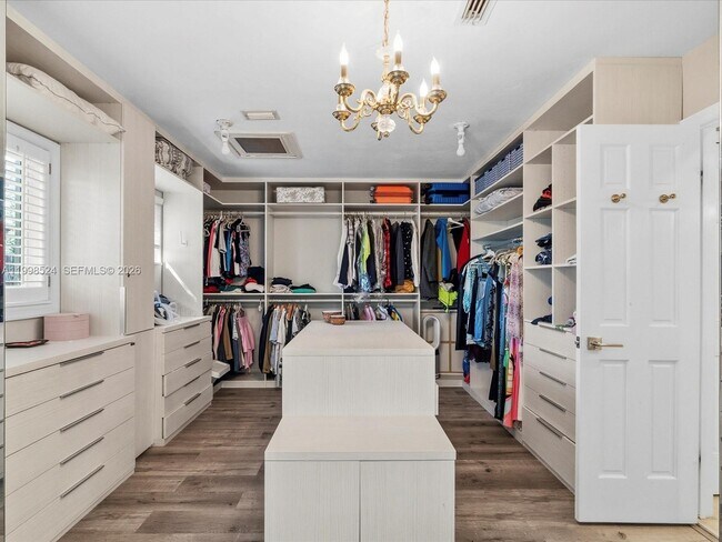 Building Photo - 2648 NE 26th Ave