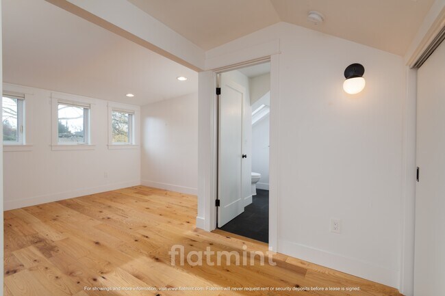 Building Photo - 2315 N 56th St