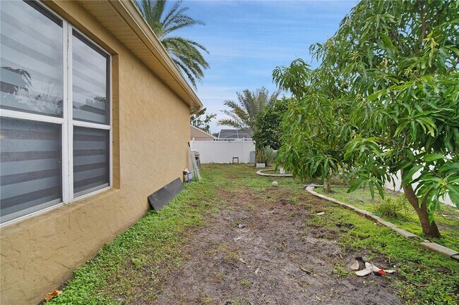 Building Photo - 1057 Island Pointe Dr