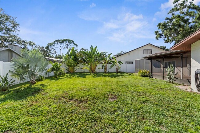 Building Photo - 4250 Marlowe Dr