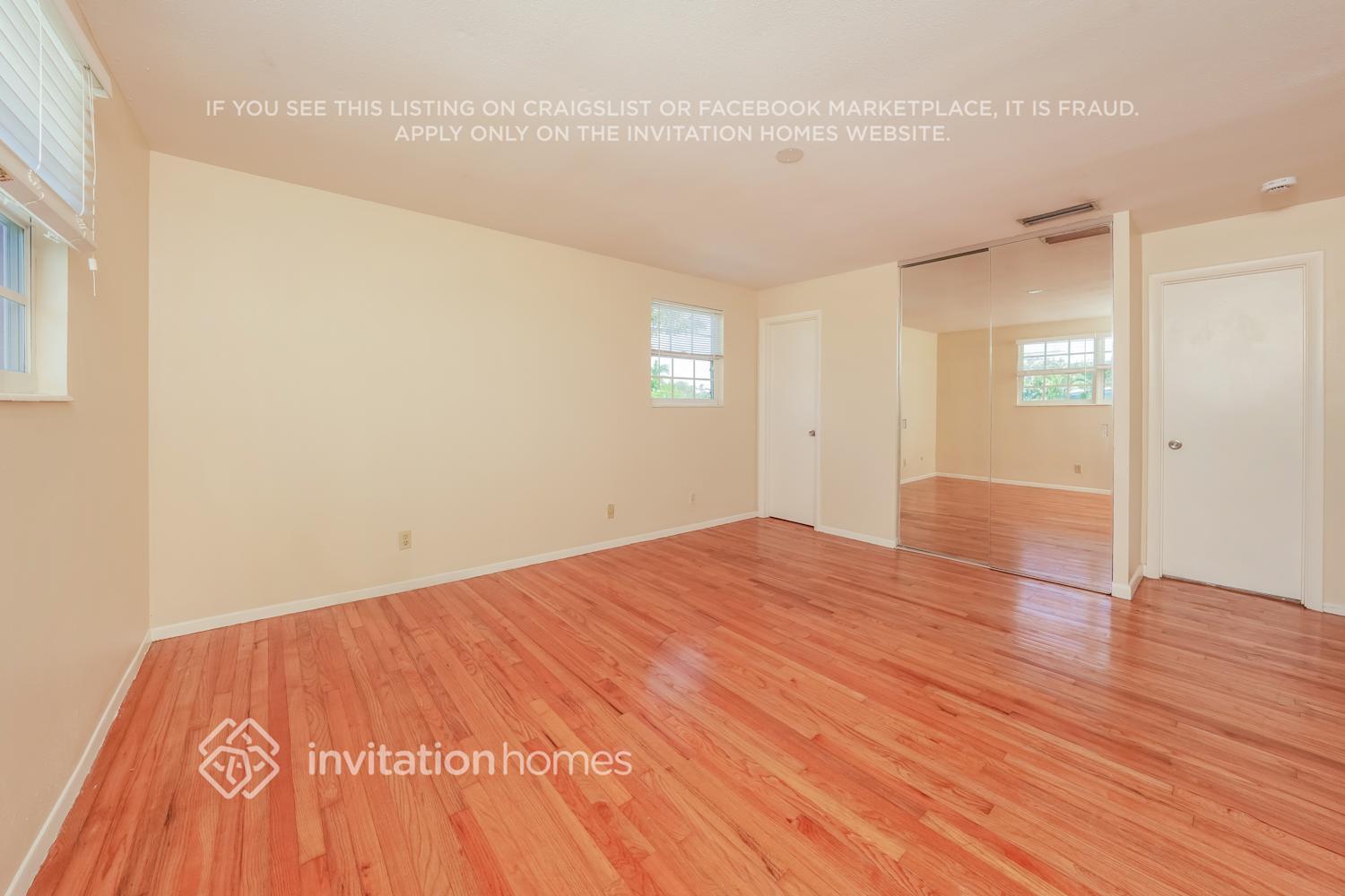 Building Photo - 5674 Parke Ave