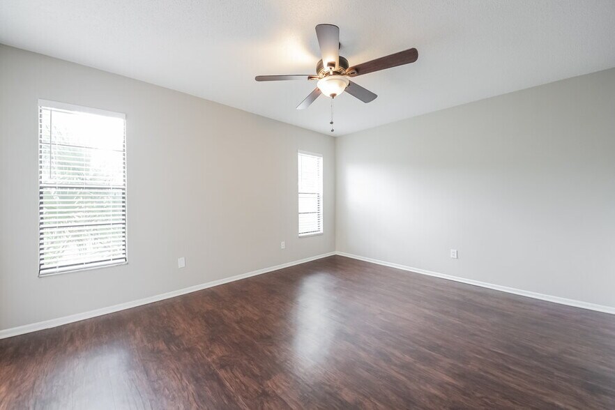 Building Photo - 1000 Dinero Dr
