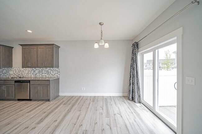 Building Photo - 2896 Blackwood