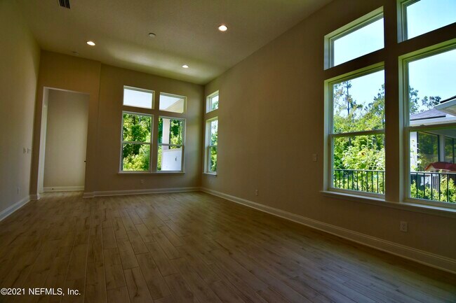 Building Photo - 538 Vista Lake Cir