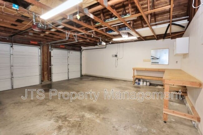 Building Photo - 9221 Rock Canyon Way
