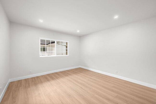 Building Photo - 1805 Clay St