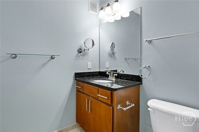 Building Photo - 2208 Walden Park Dr