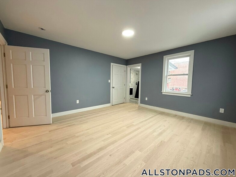 Building Photo - 8 Brentwood St