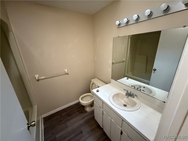 Building Photo - 227 Davidson Ave