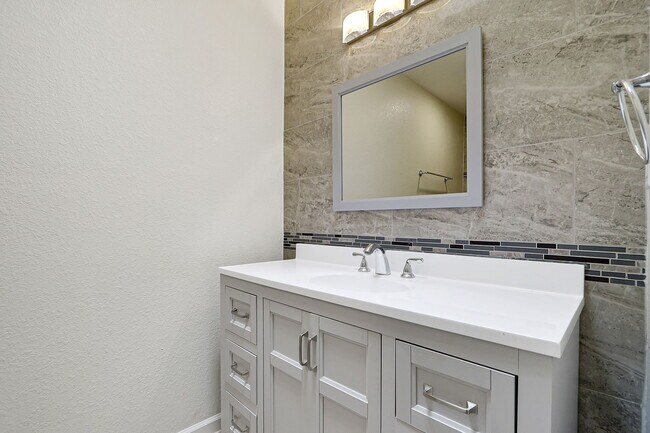 Building Photo - 10401 Centaur Dr