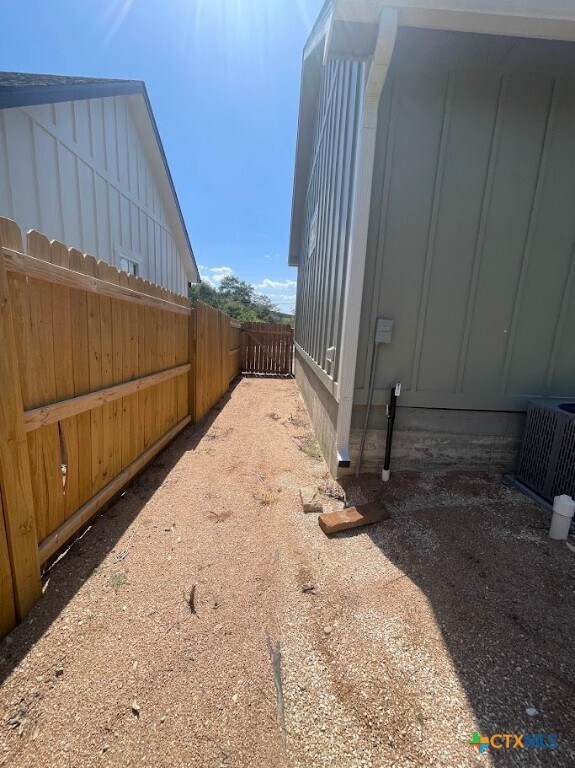 Building Photo - 1196 Canyon Trce