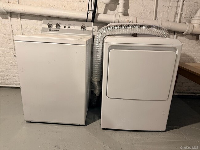 Building Photo - 184 Cleveland Ave