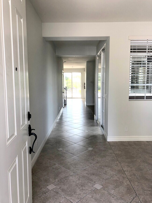 Building Photo - 2 Cousteau Ln