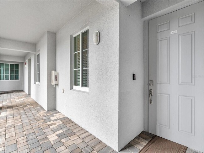 Building Photo - 14081 Heritage Landing Blvd