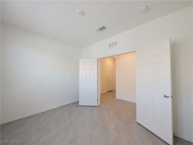 Building Photo - 4256 Scarlet Cob Ave