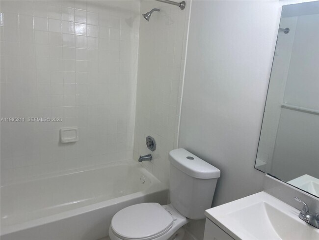 Building Photo - 3199 Foxcroft Rd