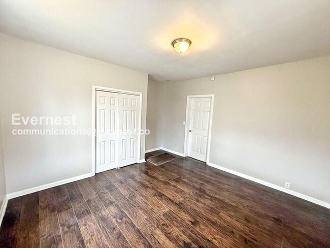 Building Photo - 318 Oregon St