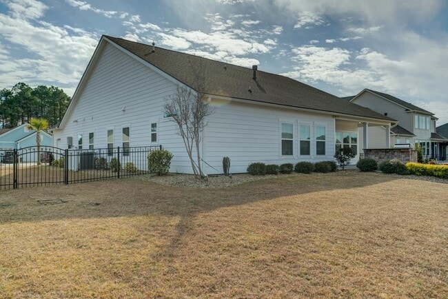 Building Photo - 1208 Ficus Dr