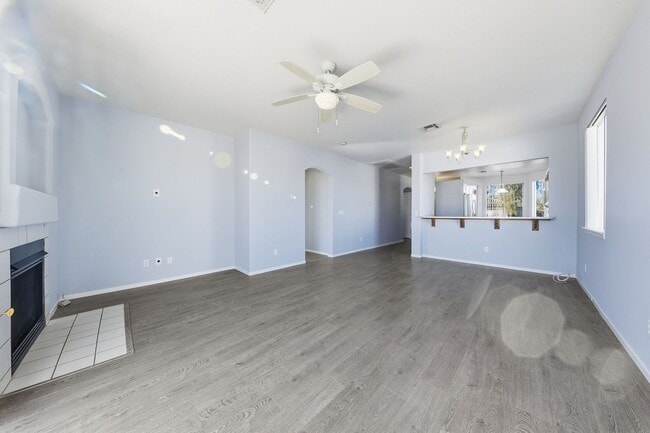 Building Photo - Beautiful Single-Story Home on an Oversized Corner Lot in Silverado Ranch — No HOA!