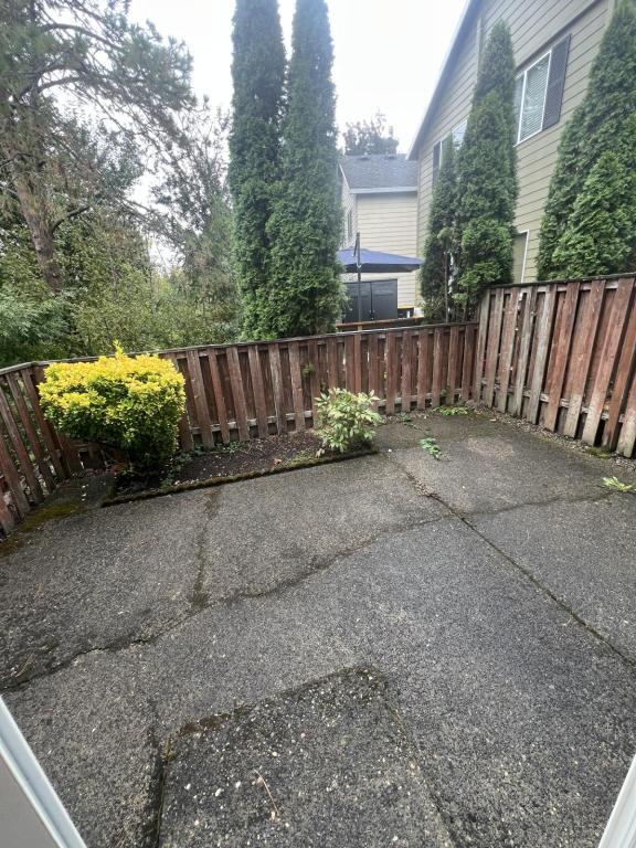 Building Photo - 778 SW 198th Pl