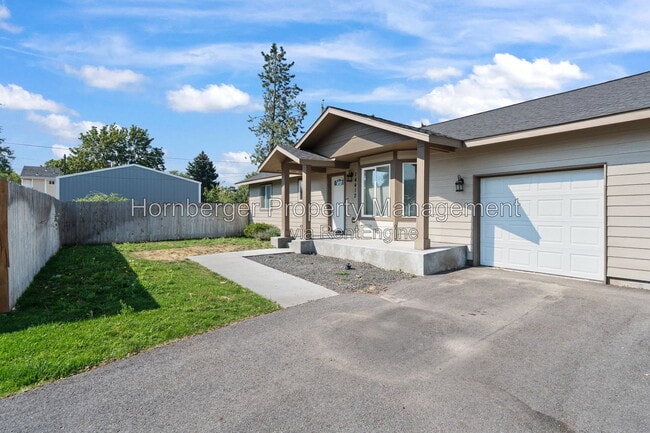 Building Photo - 14412 E Heroy Ln