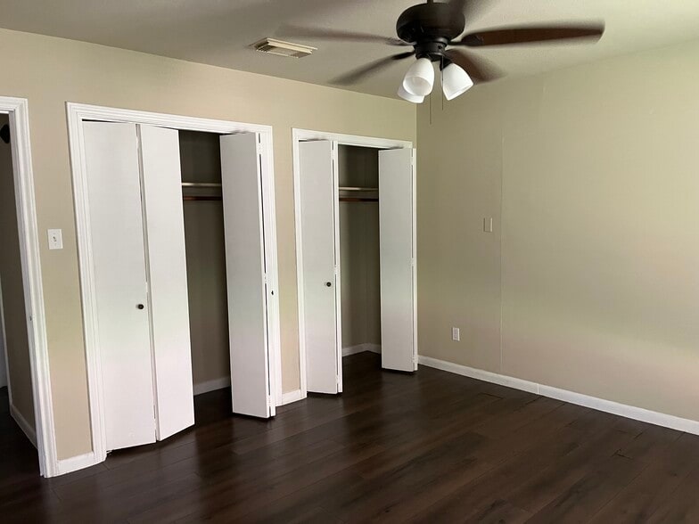 Building Photo - 205 N Ormsby St