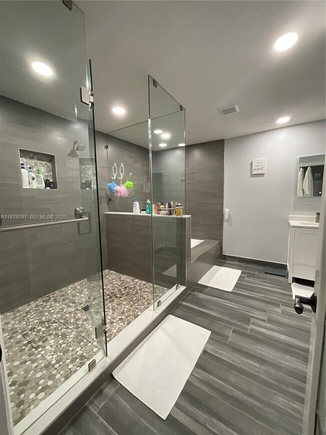 Building Photo - 9710 SW 13th St