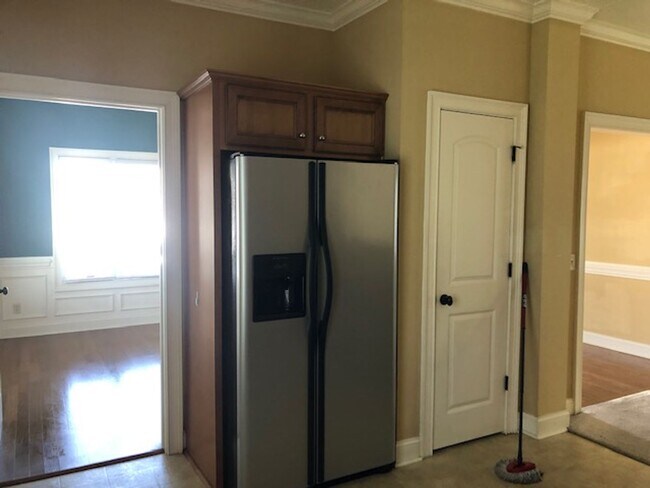 Building Photo - 237 Dogwood Cir