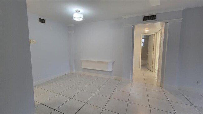 Building Photo - 313 Gardens Dr