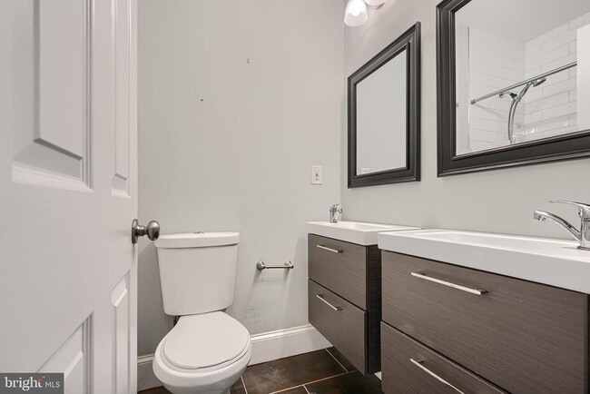 Building Photo - 3528 Hickory Ave