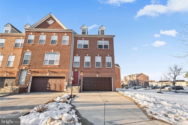 Building Photo - 4904 Olympia Pl